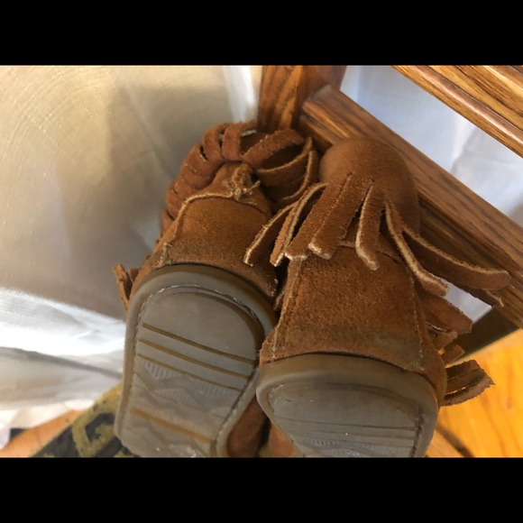 Minnetonka Moccasin Booties - Picture 5 of 8